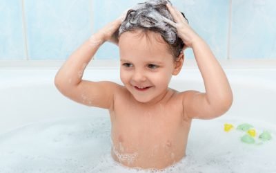 ¿Deberíamos los adultos usar shampoo para niños?